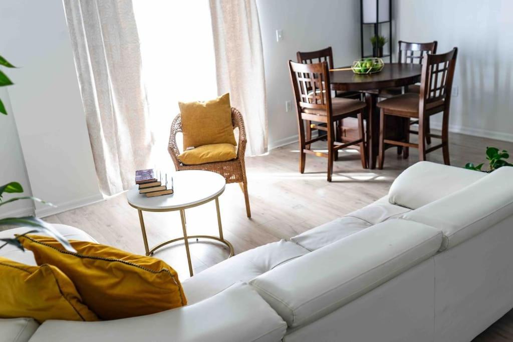 Newly Renovated Condo 5 Min From Airport Майами Экстерьер фото